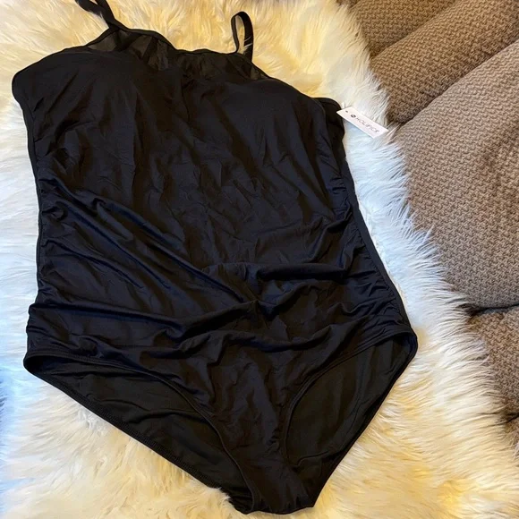 HOLIPICK Black One-Piece Swimsuit - Picture 3 of 11